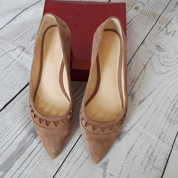 nine west tan flats